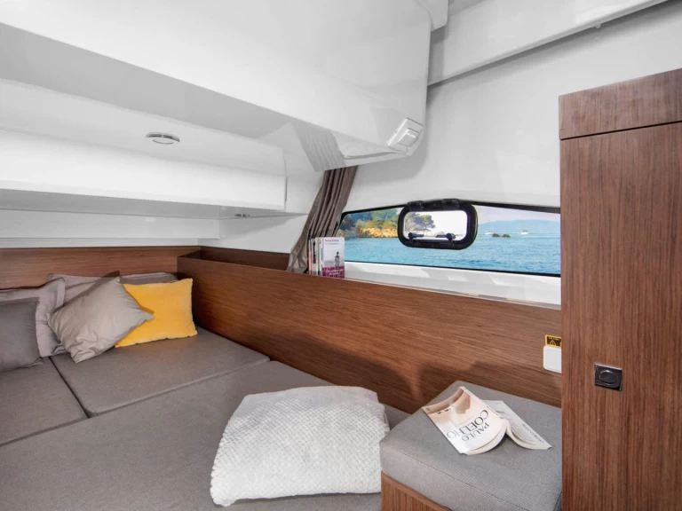 Boat rental Jeanneau Merry Fisher 1095 Fly in Phường Hiệp Bình Phước on Samboat