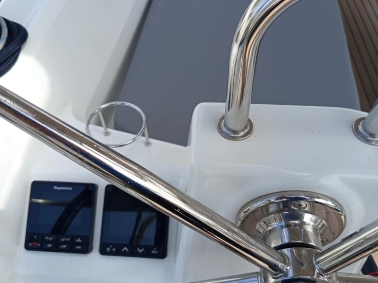 Sailboat rental in Lefkáda - Bénéteau Oceanis 37.1