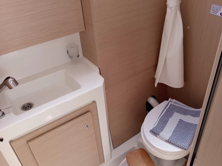 Bareboat Rental Sailboat Bénéteau with a boat licence