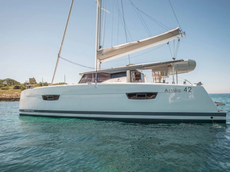 Bareboat Rental Catamaran Fountaine Pajot with a boat licence