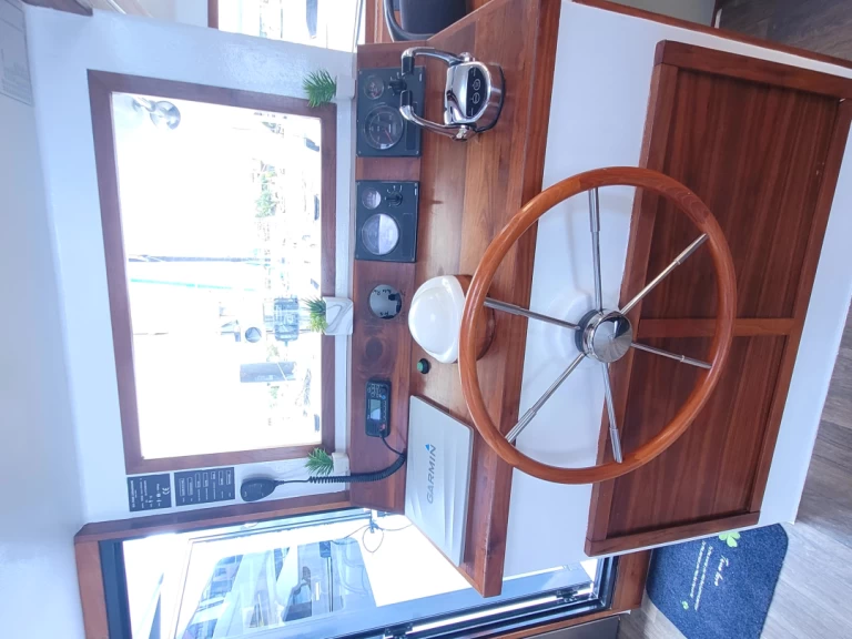 Yacht charter Mahé cheap Sea-Tribe DH550