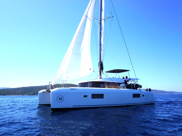 Bareboat Rental Catamaran Lagoon with a boat licence
