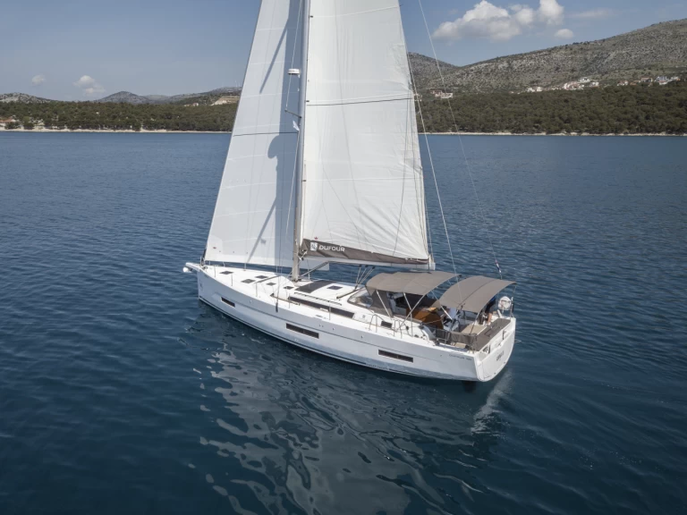 Sailboat rental in Seget Donji - Dufour Dufour 530