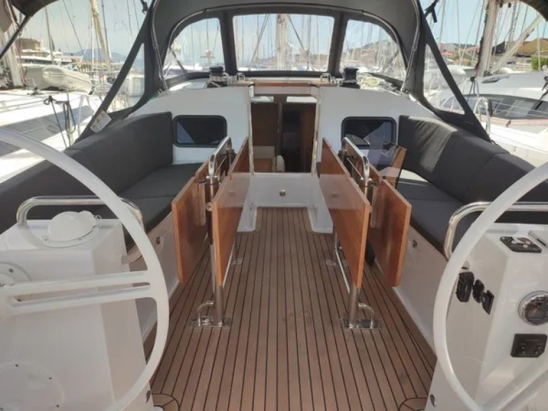 Sailboat rental in Trogir - Elan Impression 45.1