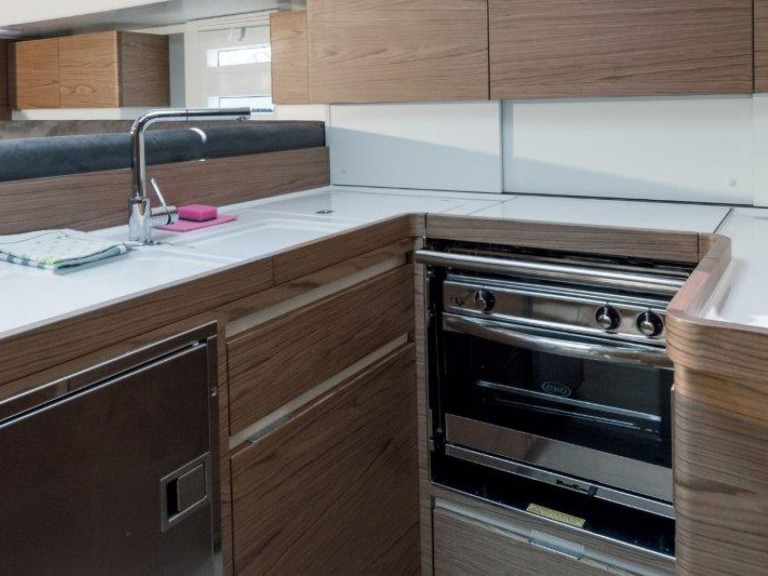 Rent a Elan Impression 50 Seget Donji