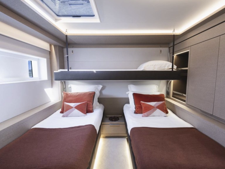 Lagoon Lagoon Seventy 7 in Bas du Fort on SamBoat