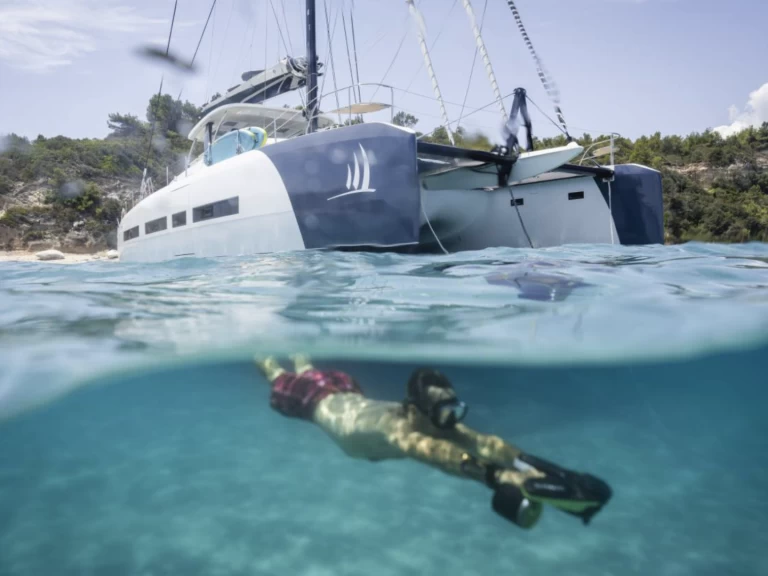 Yacht charter Bas du Fort cheap Lagoon Seventy 7