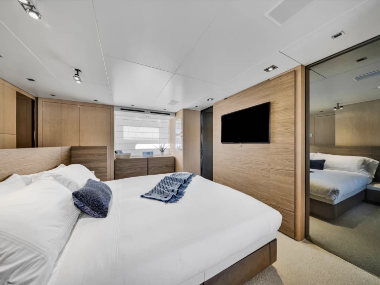 Boat rental San Lorenzo San Lorenzo 92 in Miami Beach on Samboat