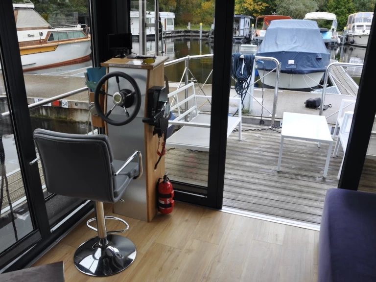 Yacht charter Zehdenick cheap Hausboot Capri