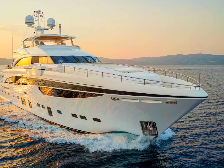 Luxury Yacht rental with or without captain Princess, UK Split