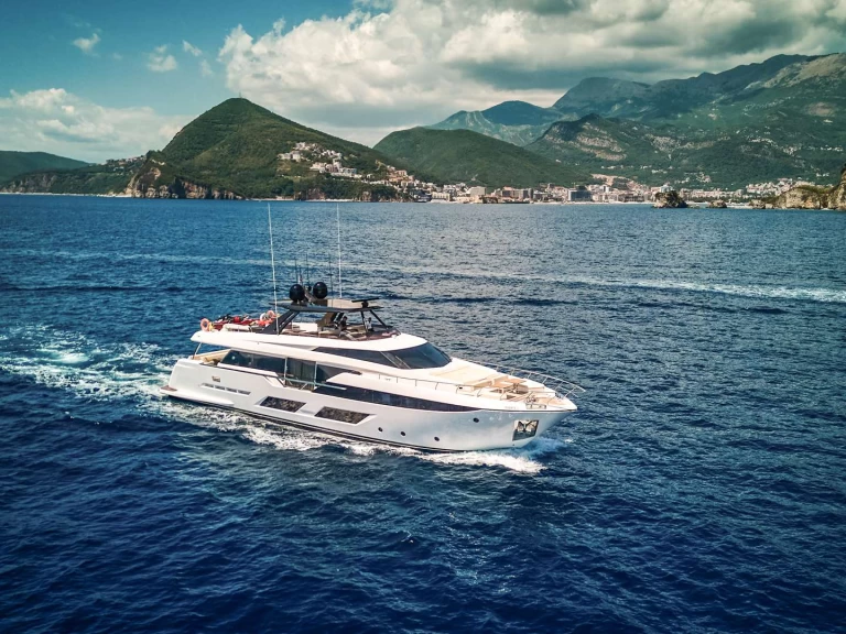 Rent a Ferretti MADRA II Herceg Novi