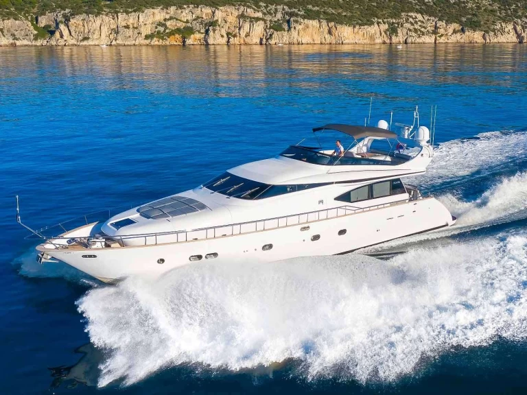 Bareboat Rental Luxury Yacht Maiora with a boat licence