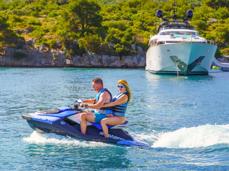 Boat rental Maiora CYNTHIA in Makarska on Samboat