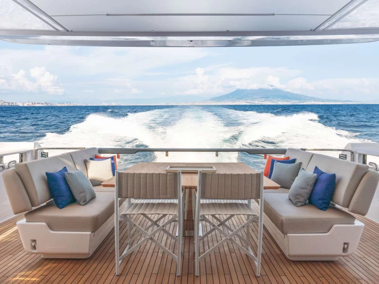 Yacht charter Brindisi cheap FAST