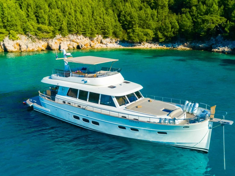 Luxury Yacht rental with or without captain Menorquin Komolac