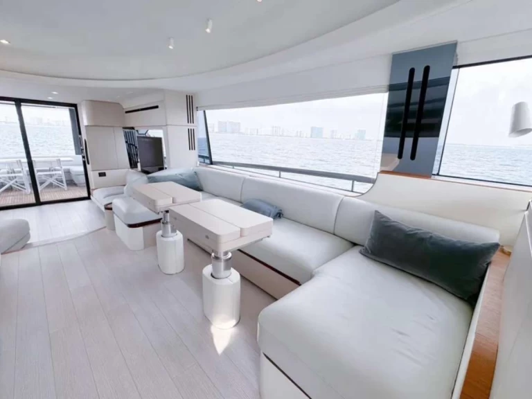 Luxury Yacht rental with or without captain Azimut Miami Beach