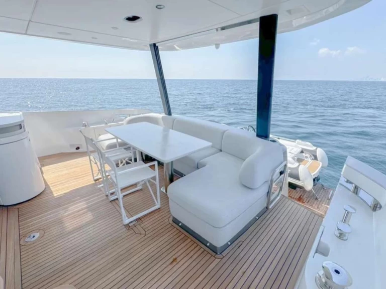 Luxury Yacht for rent Miami Beach at the best price