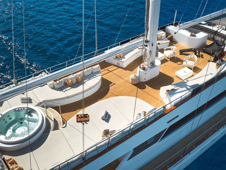 Rent a  LADY GITA Split