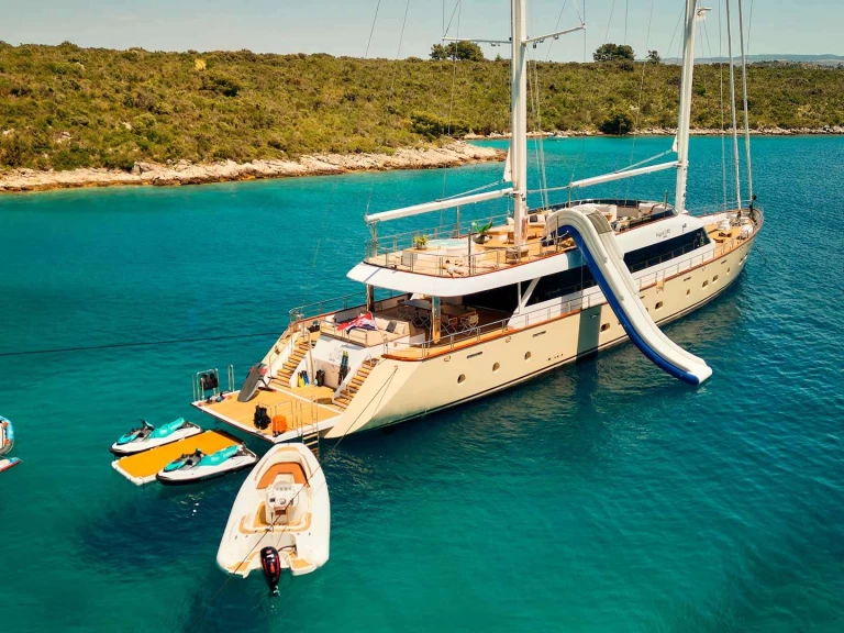 Bareboat Rental Luxury Yacht  with a boat licence