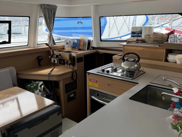 Boat rental Excess Excess 11 in Trogir on Samboat