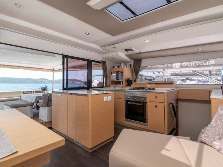 Rent a Fountaine Pajot Aura 51 Seget Donji
