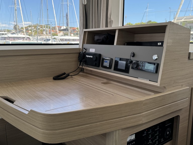 Catamaran rental in Trogir - Lagoon Lagoon 42