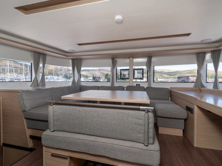 Yacht charter Seget Donji cheap Lagoon 51