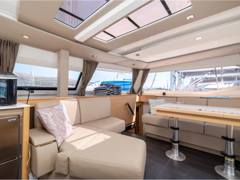 Rent a Fountaine Pajot Aura 51 Seget Donji