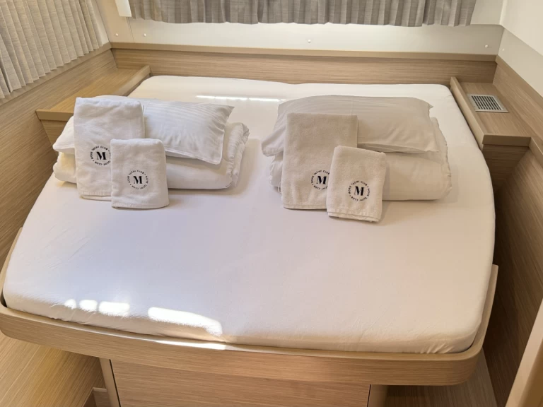 Boat rental Lagoon Lagoon 42 in Trogir on Samboat