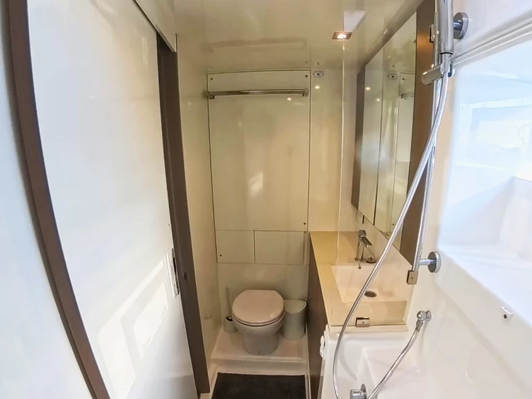 Catamaran rental with or without captain Leopard Catamarans / Robertson & Caine Sukošan