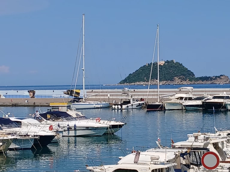 Bareboat Rental Motorboat Cantieri Estensi with a boat licence