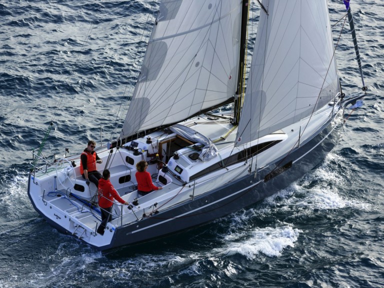 Yacht charter La Trinité-sur-Mer cheap RM 9.70 BIQUILLE