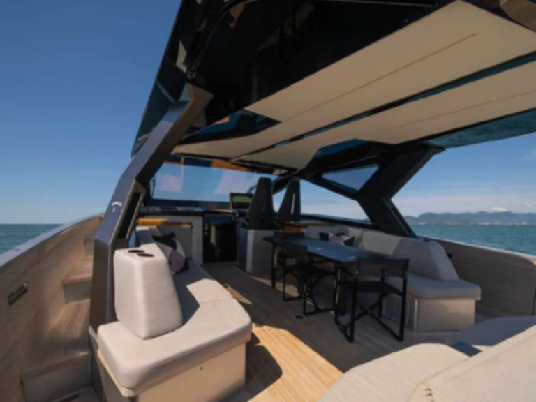 Motorboat for rent Portofino at the best price