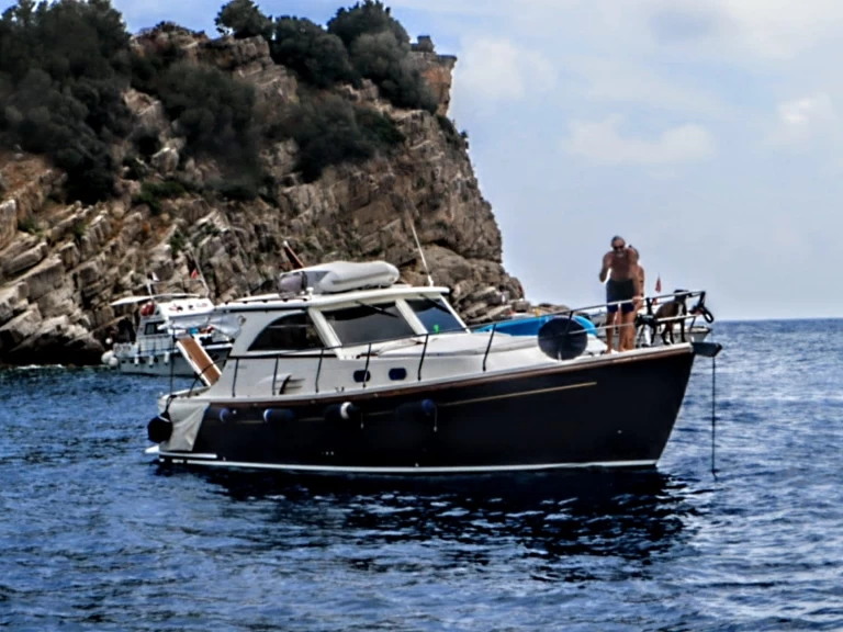 Boat rental Cantieri Estensi Gold star 360 C in Alassio on Samboat