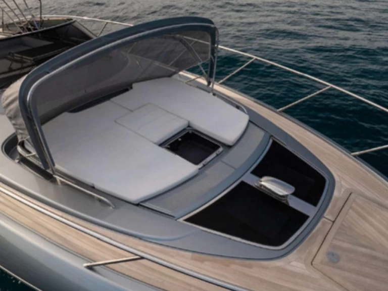 Motorboat rental with or without captain Riva Portofino