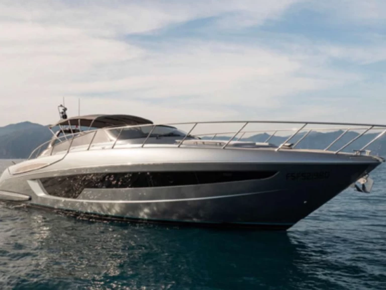 Bareboat Rental Motorboat Riva with a boat licence