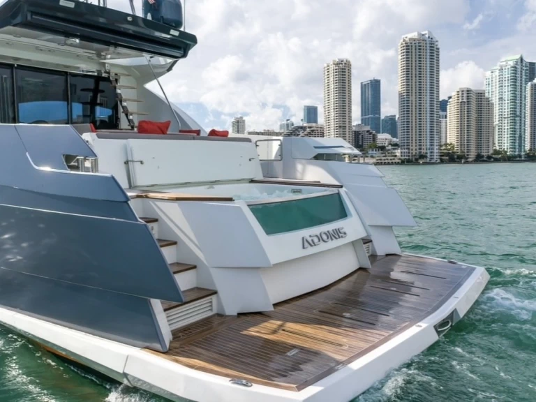 Boat rental Numarine 80 in Miami Beach on Samboat