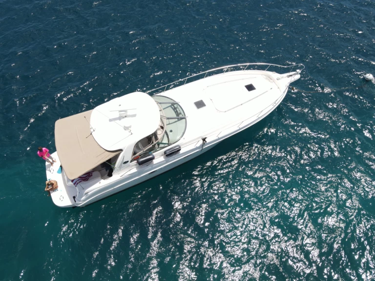 Luxury Yacht for rent Saint Thomas Harbor at the best price