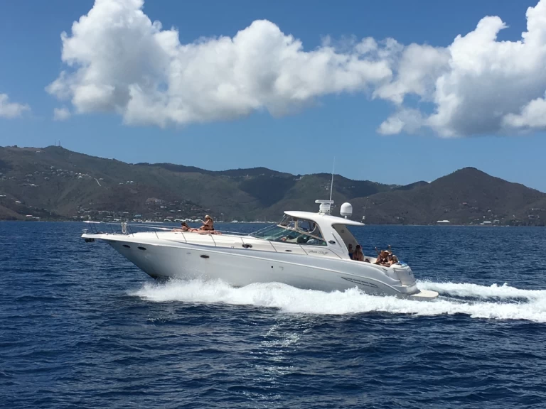 Boat rental Sea Ray Sea Ray 525 Sundancer in Tortola on Samboat