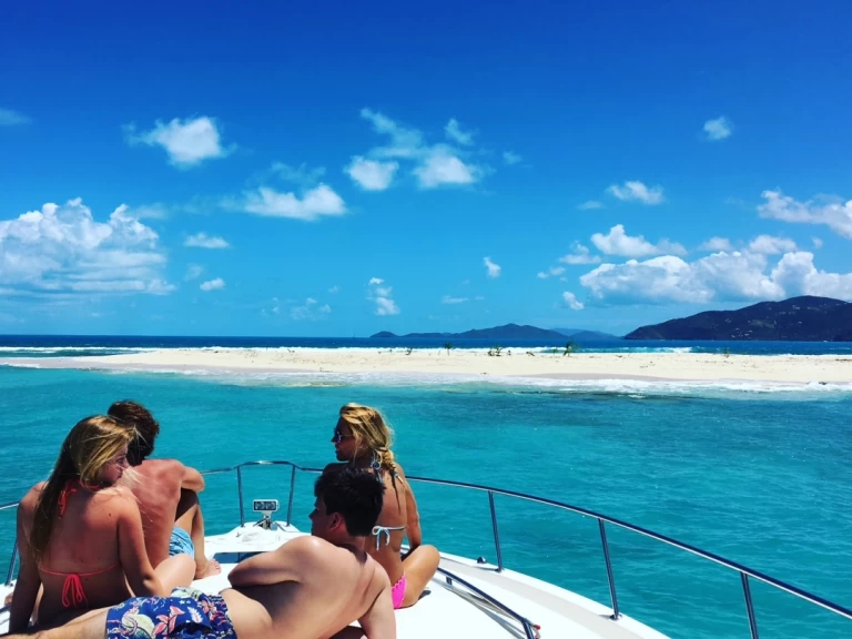 Bareboat Rental Luxury Yacht Sea Ray with a boat licence