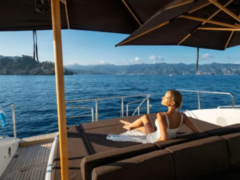 Bareboat Rental Luxury Yacht Mangusta with a boat licence