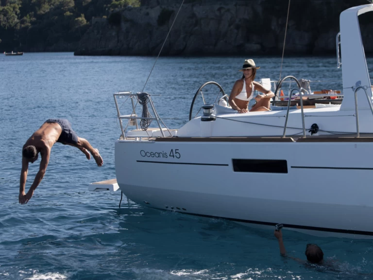 Rent a Bénéteau Oceanis 45 Ajaccio