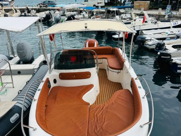 Motorboat rental with or without captain Saver Sarandë