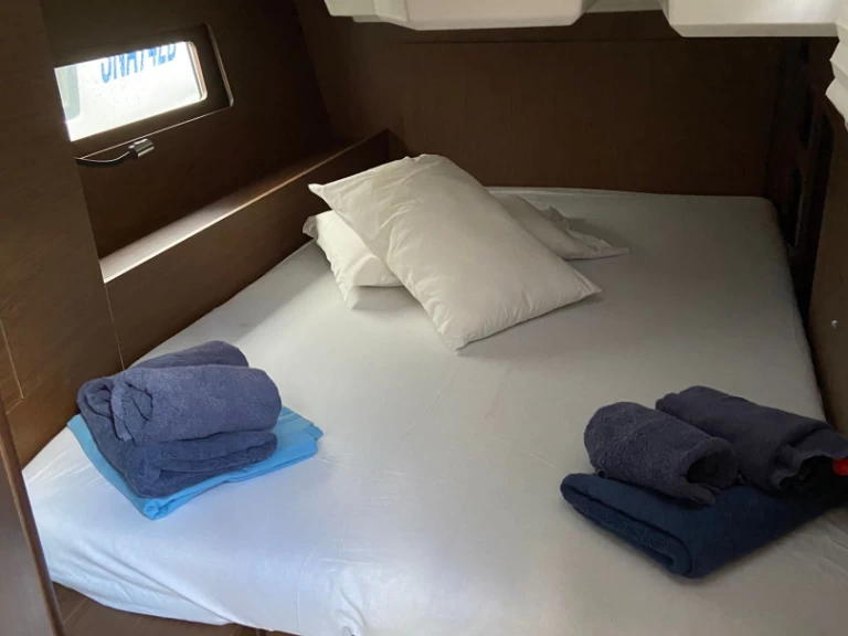 Rent a Bénéteau Oceanis 46.1 Cannigione