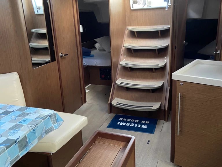 Yacht charter Cannigione cheap Oceanis 46.1