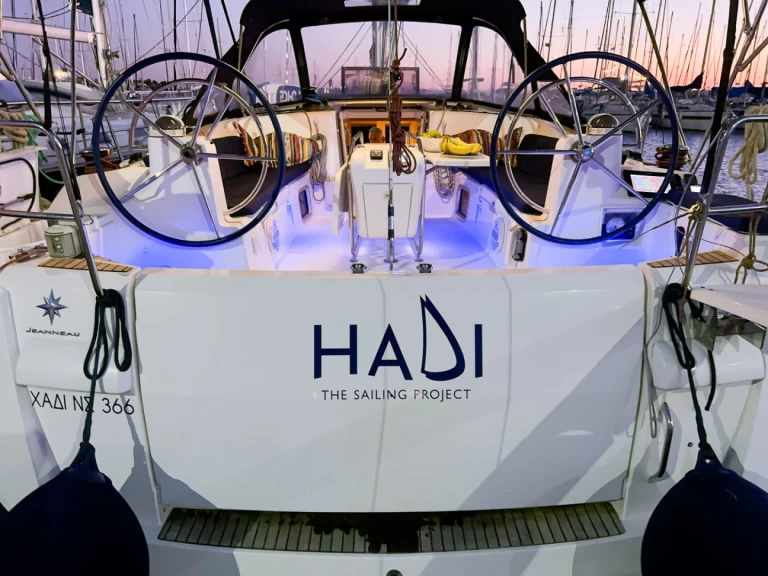 Sailboat rental in Alimos - Jeanneau Sun Odyssey 469