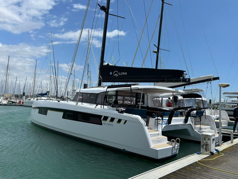 Catamaran for rent Lávrio at the best price
