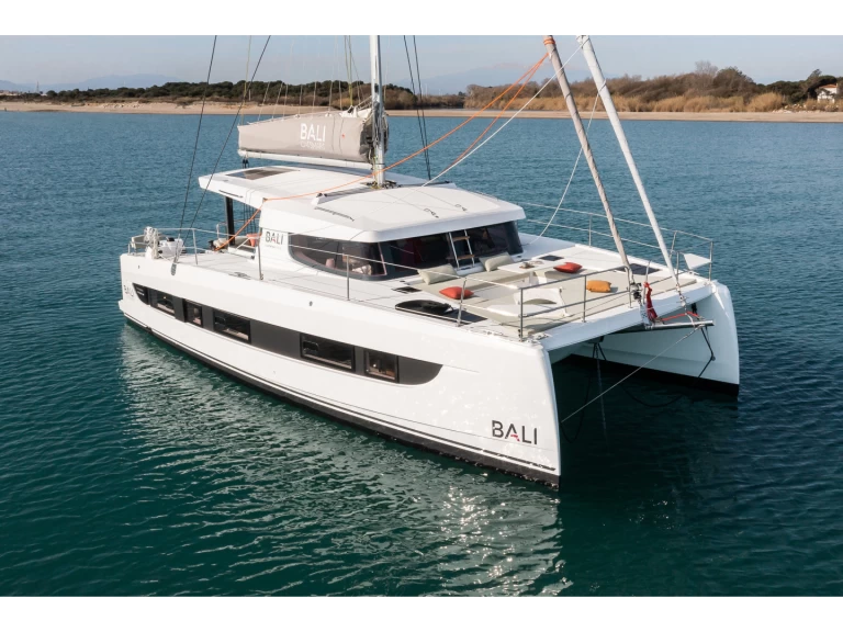 Bareboat Rental Catamaran Bali with a boat licence