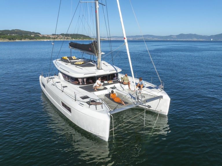 Catamaran rental in Capo d'Orlando - Lagoon Lagoon 43