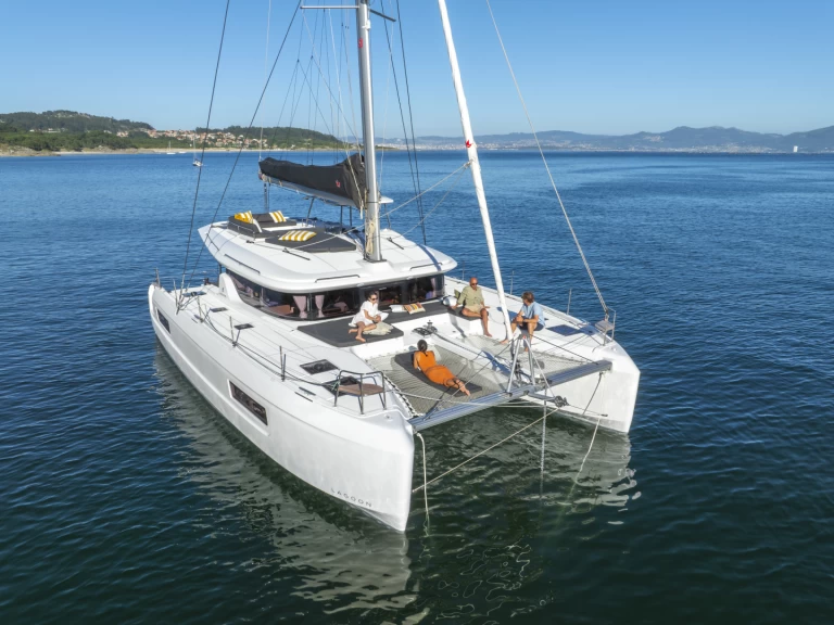 Catamaran rental in Capo d'Orlando - Lagoon Lagoon 43